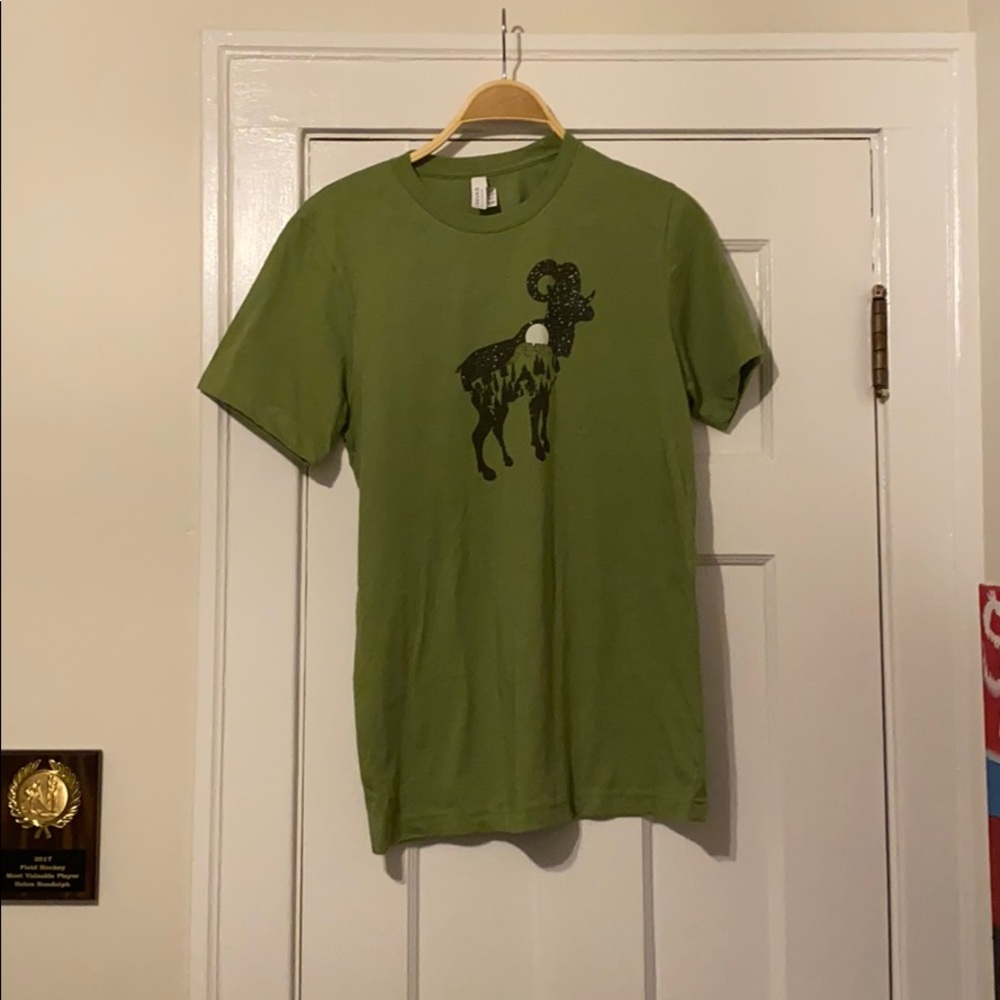 Graphic tee